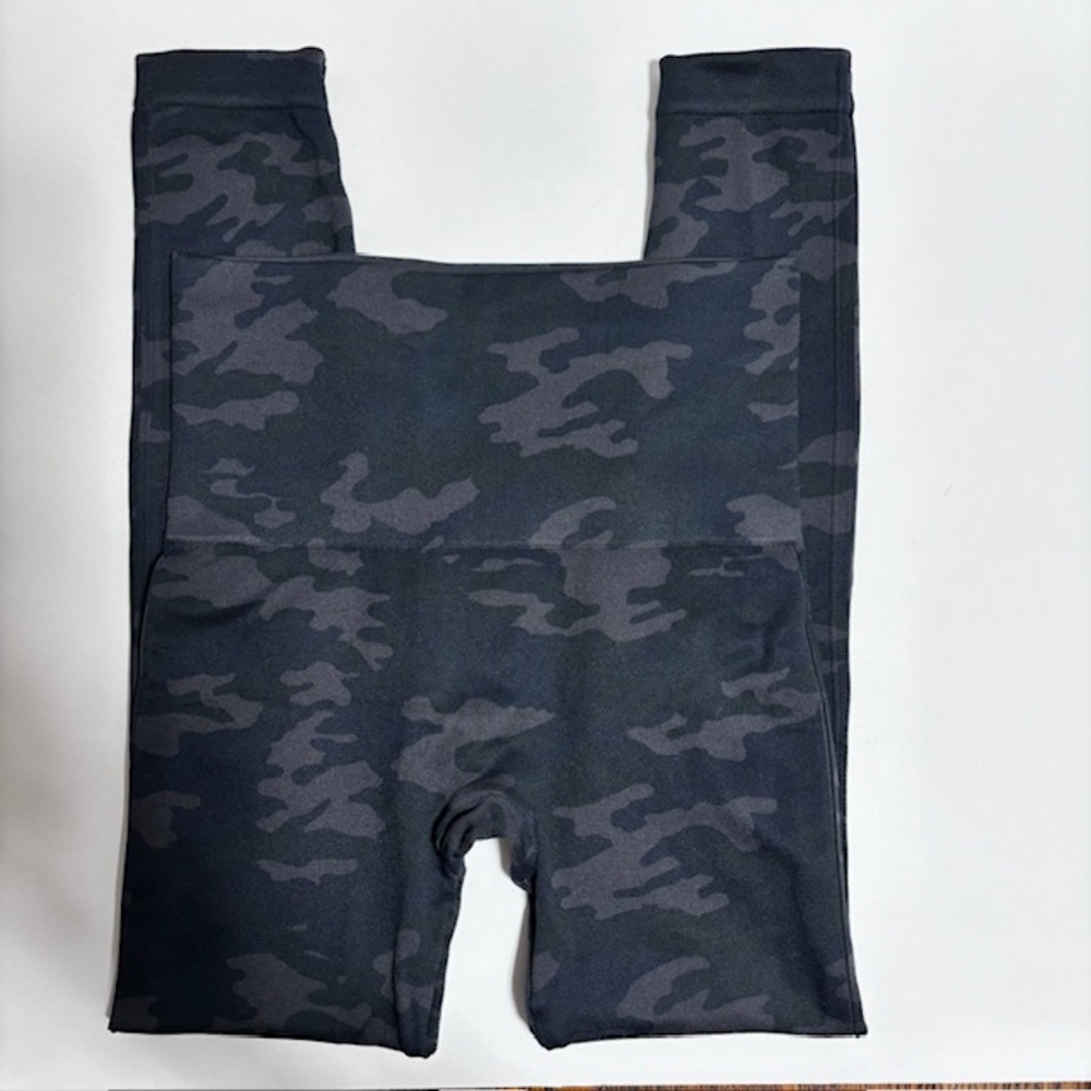 Spanx Camouflage Camo Yoga Gym Leggings Size Small